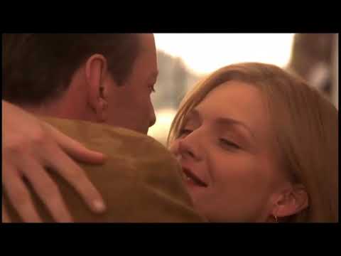 Видео: Мишель Пфайффер - "Never Forget" ( Женщина, которая ещё и поёт! )