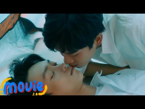 Видео: Сладкое автомобильное путешествие 🥰 Бедный парень целует спящего парня 💋