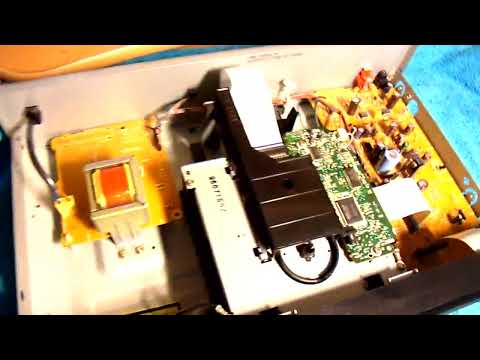 Видео: SONY CDP-XE700 небольшой ремонт в виде профилактики проигрывателя.