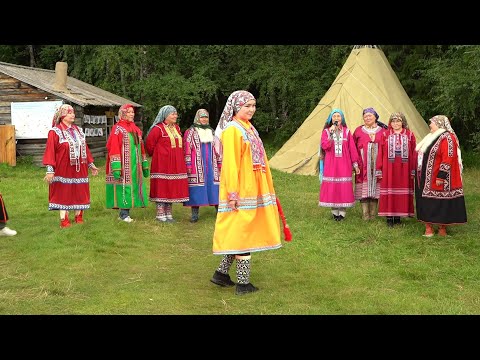 Видео: Ханты платок, косы, платье – традиционная одежда женщин Севера | Тут султам