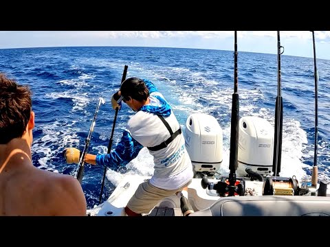 Видео: Рыбалка на небольшой лодке (море Морхед-Сити)