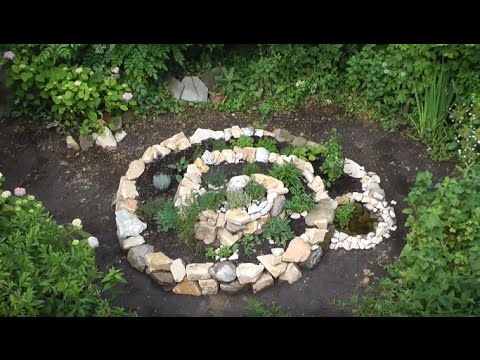 Видео: Вот как построить спираль из трав!