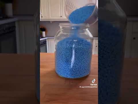 Видео: красотка