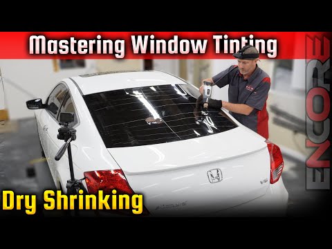 Видео: Руководство для начинающих по термоусадке тонировочной пленки для окон: сухая усадка заднего стекла