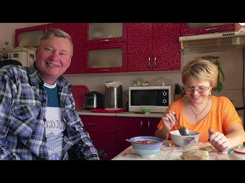 Видео: Живём в деревне. Борщ- супер вкусный! Как жена готовит наваристый борщ.