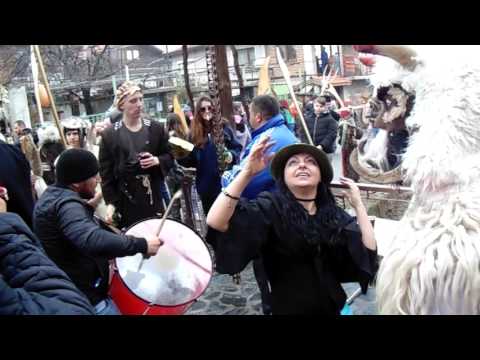 Видео: Карнавали с.Първенец 2017 година