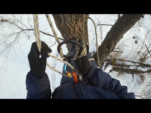 Видео: Переход с подъёма на схватывающих узлах к спуску с помощью СУ Восьмёрка  C подстраховкой схватывающи