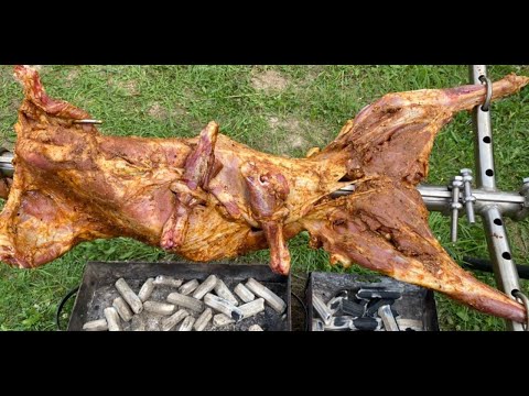 Видео: СОЧНЫЙ БАРАН НА ВЕРТЕЛЕ - 6 ЧАСОВ ПРИГОТОВЛЕНИЯ НА УГЛЯХ