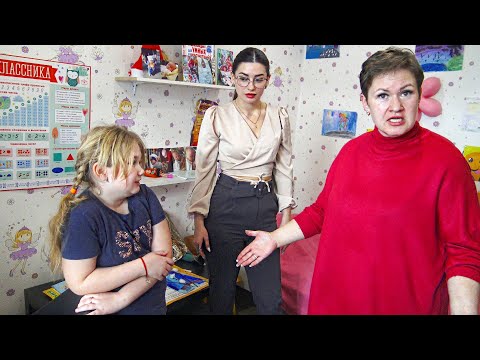 Видео: УЧИТЕЛЬНИЦА ШКОЛЫ ПРИШЛА ДОМОЙ К ГРИФЕРШЕ В РЕАЛЬНОЙ ЖИЗНИ ИЗ-ЗА МАЙНКРАФТ!