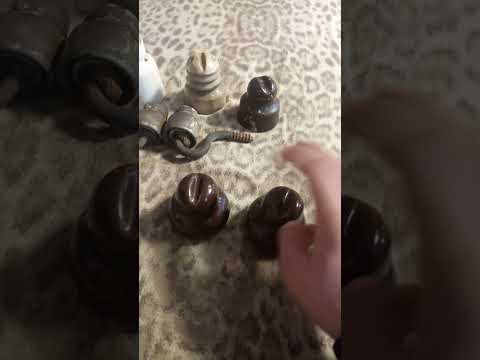 Видео: Изоляторы найденные за сегодня. ТФ, ШЛНС-2 1960 г. РФО и АИЗ 1950 г. две штуки.