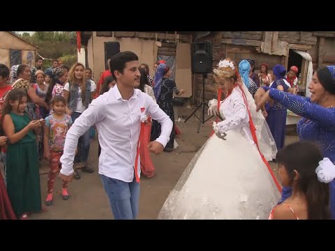 Видео: ЦЫГАН Жених С Невестой ЗАЖГЛИ ЛЕЗГИНКУ.Свадьба 1 часть