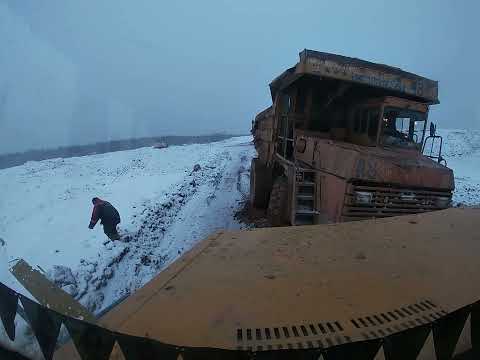 Видео: Вытаскиваем машину =)"ВИТЕК" в шоке от дороги =)