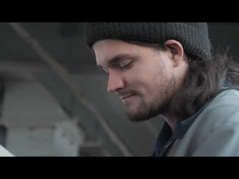 Видео: Документальный фильм "Люди и коровы"