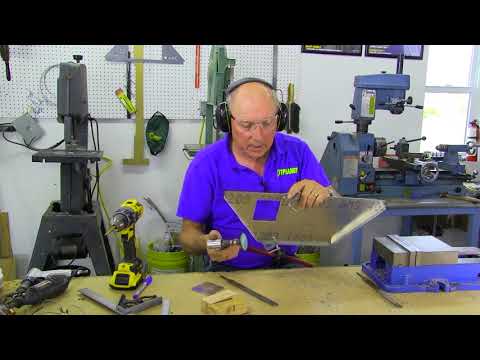 Видео: Металлическая магия: создание квадратных отверстий для инструментов в алюминии