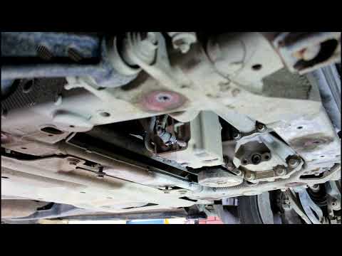 Видео: Что лучше откачать масло или слить через пробку на Range Rover Sport Ленд Ровер Спорт 3,0 2014 года