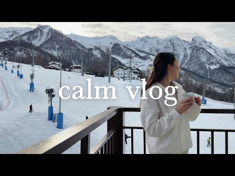 Видео: CALM VLOG: уехали в горы, катание на сноуборде, Красная Поляна Сочи (Роза Хутор)