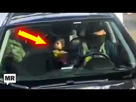 Видео: Агенты в масках скрылись с ребенком мужчины во время рейда иммиграционной полиции