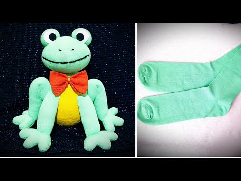 Видео: 💥 СДЕЛАНО ИЗ НОСКОВ ДО ИГРУШЕЧНОЙ ЛЯГУШКИ😍Это будет любимая игрушка детей / 💯Мой дизайн / 🐸Лягушка
