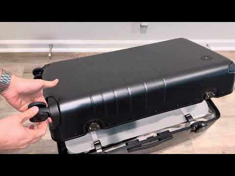 Видео: Гибридный чемодан Monos Trunk в цвете «чёрный сатин»! Стоит ли он шумихи? Лучший сдаваемый багаж!