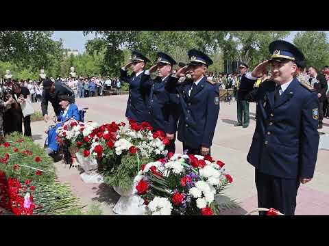 Видео: Возложение цветов в г.Аксу.  9 мая 2025 г