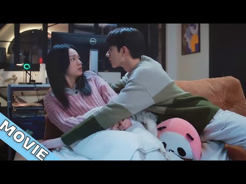 Видео: Золушка спит в доме генерального директора,генеральный директор был так тронут,что ударился об диван