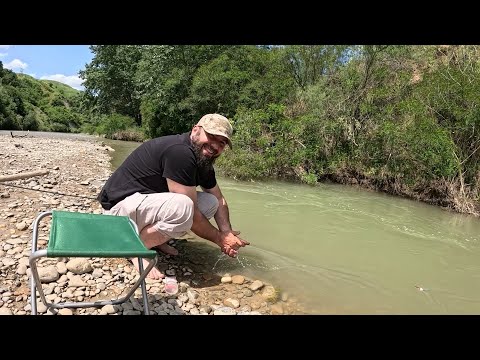Видео: Летняя рыбалка на поплавок. Искали шамайку, но усач клевал лучше)