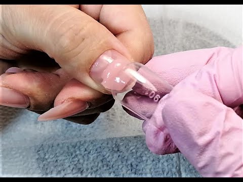 Видео: Наращивание ногтей полигелем на верехние формы себе