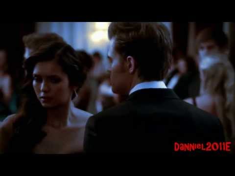 Видео: Дневники Вампира ( Деймон и Елена Слепая любовь)