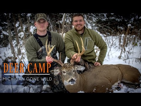 Видео: Лагерь оленей Мичигана – охота на оленей с винтовкой Мичиган