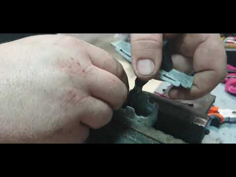 Видео: Mazda 6: установка ремкомплекта FIX AVTO | #фиксаторыдвериавто #mazda #mazda6 #ремкомплектыавто