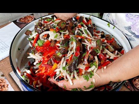 Видео: Вам не дадуть його закрутити в банки! САЛАТ НА ЗИМУ, ЯКИЙ ХОЧУТЬ ВСІ!