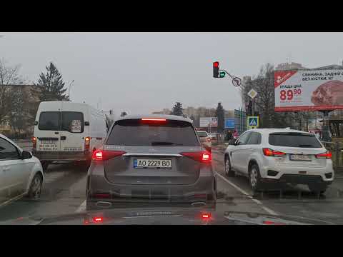 Видео: Про Ужгород На каких автомобилях ездят ужгородцы Интерактивная автобусная остановка