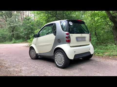 Видео: Smart City Coupe 2003 спустя 18 лет Обзор