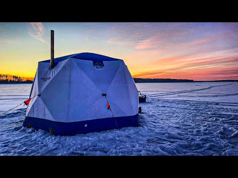 Видео: КАЖЕТСЯ МЫ ГОРИМ! НИКОГДА ТАК НЕ ДЕЛАЙТЕ! Зимняя рыбалка 2024 в МОРОЗ.