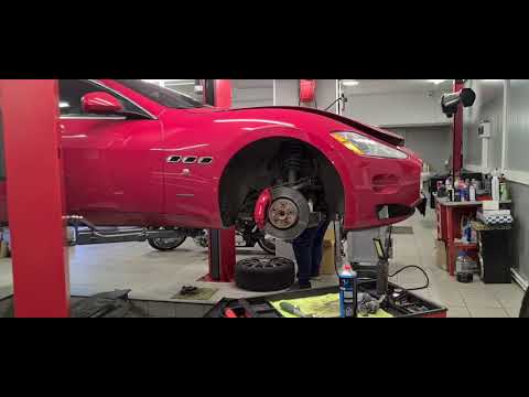 Видео: Из чего сделан  Мазерати Granturismo и почему все так дорого?