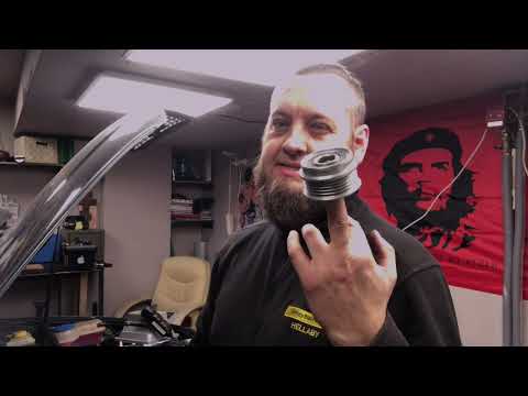 Видео: Как снять генератор на AUDI A4 B6 / Какой генератор лучше?