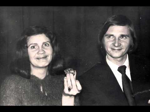 Видео: Нора Бумбиере и Виктор Лапченок Желтый лист