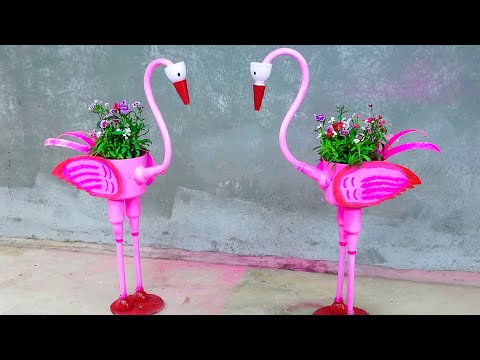 Видео: Как сделать цветочный горшок с птицей-фламинго из пластиковых бутылок для начинающих. Прекрасный сад