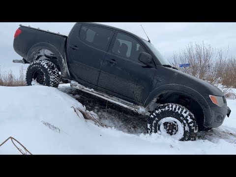 Видео: Зимний off-road на Mitsubishi L200 и Нива 4x4. Смотрим что может L200 2.5дизель#нива#сток#mitsubishi