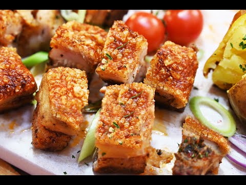 Видео: Свиной бок с хрустящей шкуркой Чичарон Chicharon. Соус из Хрена и салат из капуты. Секретный рецепт.