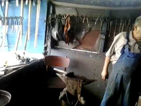 Видео: Ковач Хакив-майстор на майсторите (Кърджали-на Пазара)