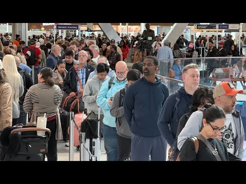 Видео: Шатдаун вышел через задний проход. но не весь - там еще осталось кое-что.