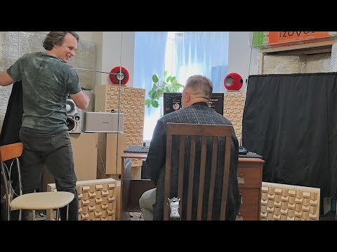 Видео: Включил главному дирижеру театра колонки от муз. центра. Разговор с Сергеем Сергеевичем Гриневым