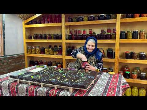 Видео: Мы Делаем Самую Большую Плитку Дубайского Шоколада В Деревне! 🍫