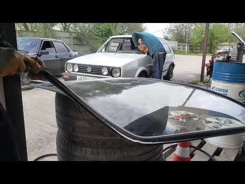 Видео: Project №4 VW GOLF 2 GTI(mk2). Замена лобового стекла, инструкция