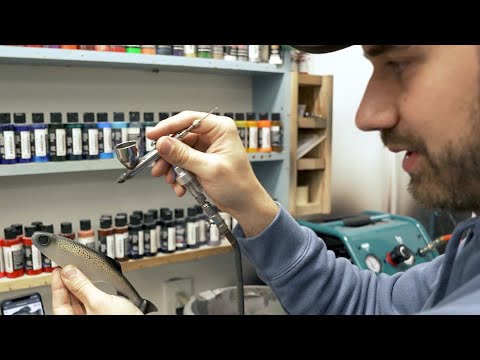 Видео: Создание потрясающей аэрографированной приманки из мягкого пластика с помощью Marling Baits