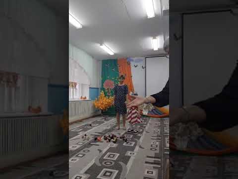 Видео: сценка на празднике Катя выступает с мамой зайчиком😧😦