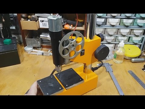 Видео: Сверлильный из фотоувеличителя и микроскопа.