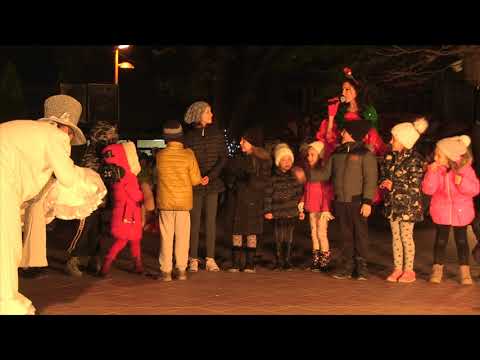 Видео: Дядо Коледа пристигна с елена Рудолф в Добрич