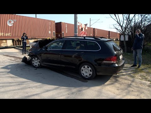 Видео: Влак блъсна кола на необезопасен ЖП-прелез в Симеоновград